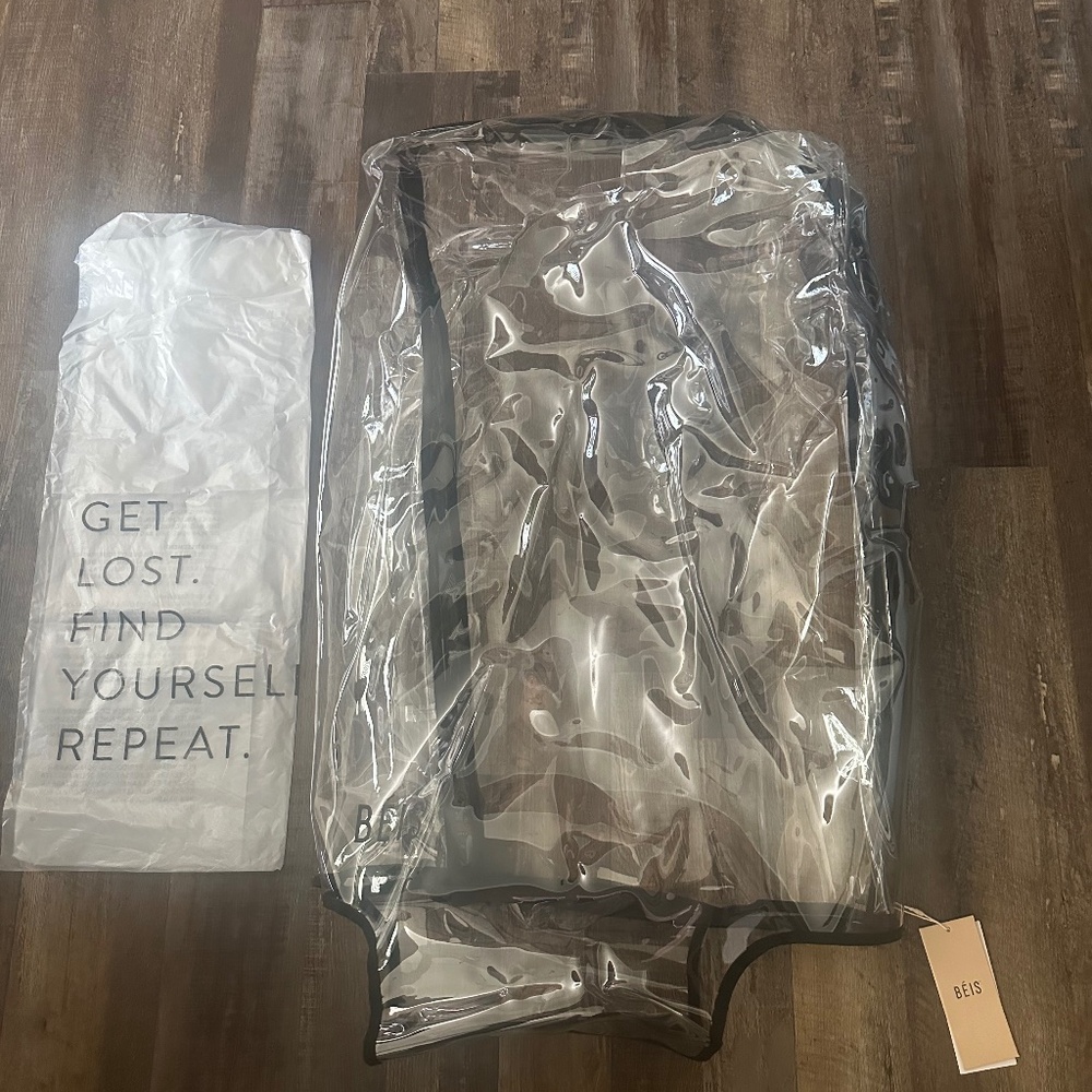 BEIS LARGE CHECK IN CLEAR LUGGAGE COVER NWT